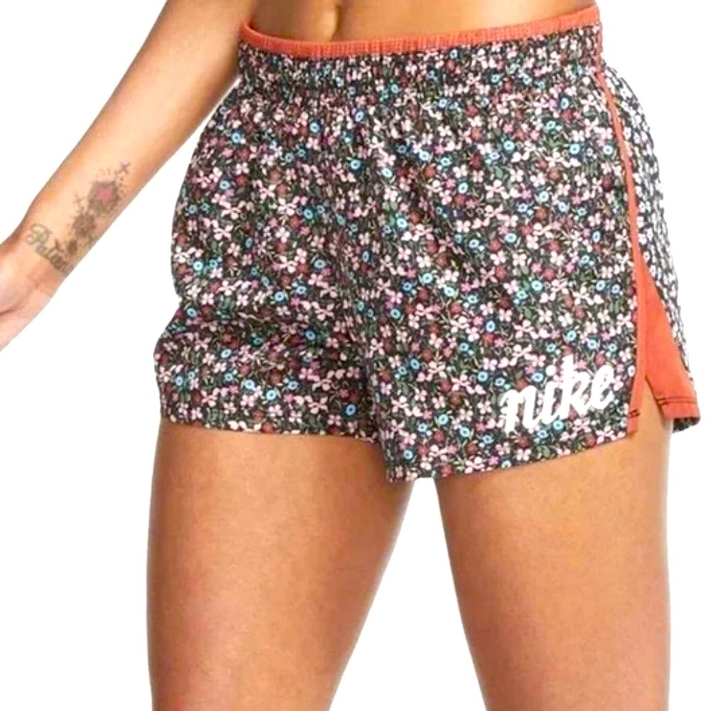 Nike Like New 10K Femme Running Shorts in Floral Print Size Small